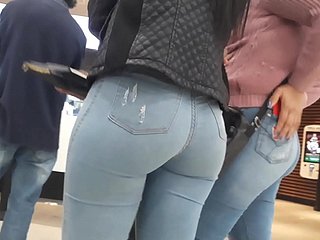 Morena bunda perfeita e gostosa