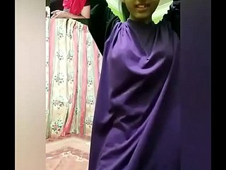 Gadis bertudung 바이러스 bahagian 1
