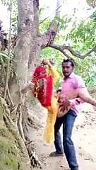 จังเกิลฉัน Ladki Boli aur จ Se Chodo muje