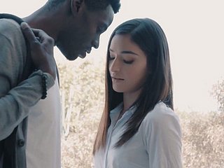 Slanke bleke vriendin Emily Willis is blij elke keer als ze rijdt sterke BBC
