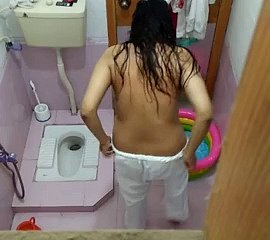 kuzenim alma duş tam sahne