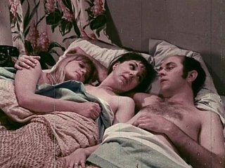 sexe enseigner Stepmom sa belle-fille vierge