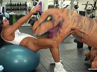Camsoda - Hot Milf fucked przez stepmom TREX realnego siłowni płci