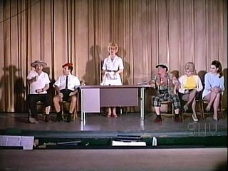 Vintage striptiz na publiczności