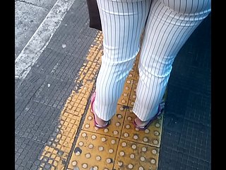 Novinha de sosyal na file do ônibus
