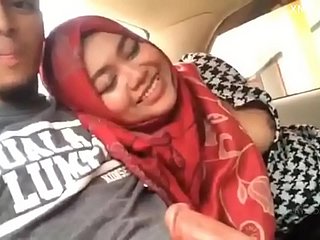 Tudung viral main kat mobil terbaru malay car sex