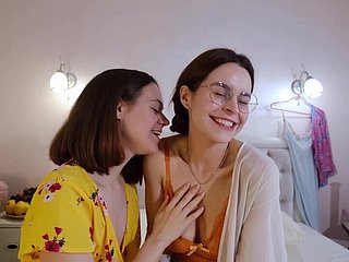 Daniela y Anca Amateur Lesbian Sex
