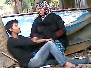 Aunty Bangladesh dengan Lover Young