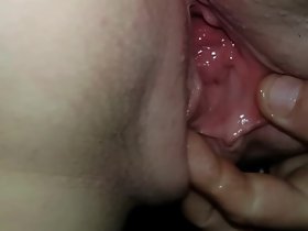 Makan wifes muda vagina basah