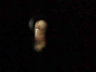 La nena tetona es atrapada en el baño por Voyeur Eavesdrop Cam