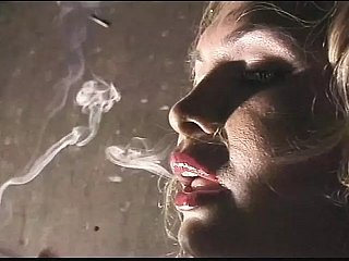 ٹرینی ڈومینا نے اپنے جھٹکے کو باندھ دیا