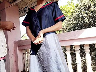 GAV SE AHI HU HI LADAKI KO BAHAR LEKAR USKE BOSS NE COD DIYA