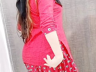 Dona de casa removendo shalwar kameez para o namorado - hindi