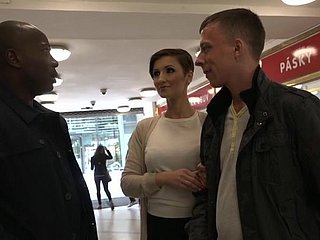 Inexpert dostaje swoją dawkę w dupie dla całej gry rogowej Cuckold Cam