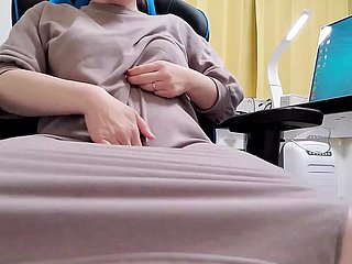 Une femme mariée qui est très excitée en se mouillant chilled through chatte