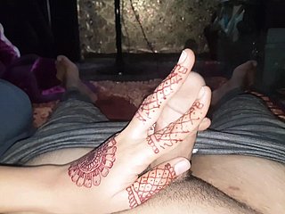 Kakak tiri mula melancap adik tirinya full video