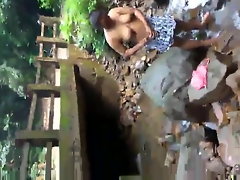 Srilankan женщина ванны