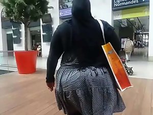 Chunky ass arab. (Grosse beurette).