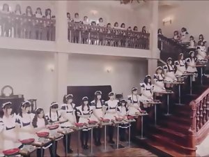 100 Japon Fransız Maids