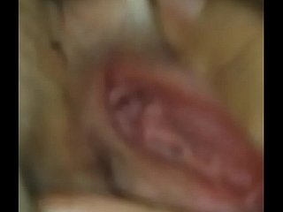 Tawanan Cina menunjukkan vagina perawan