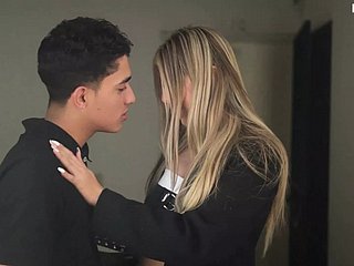 Conheci meu ex-colega de classe e acabamos transando apaixonadamente - Niputanisantaclub