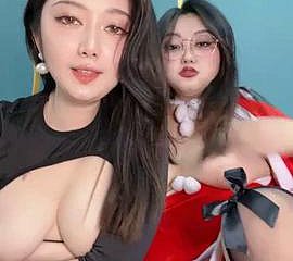 2 Gadis Cina Berdada Besar dan Montok Camshow