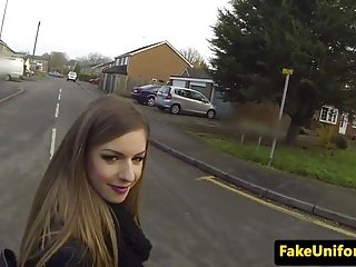Honcho uk dziwka przez umundurowanego policjanta analfucked
