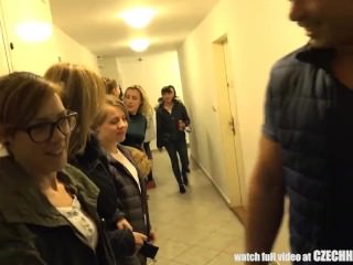 Dziewczyny Take obcy Bawdy-house HomeParty