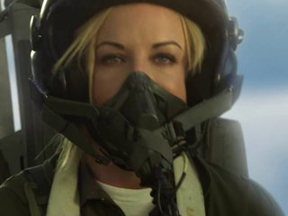 Sıcak eşek porno pilotları ile beceriyor Hardcore ve pis grup