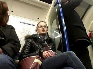Женщины Pervs тоже. -Должен видеть-