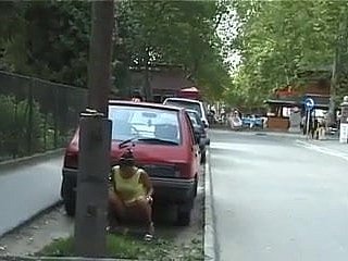 Allude Pissing