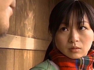 jeune japonaise dócil offerte toilettes pervers