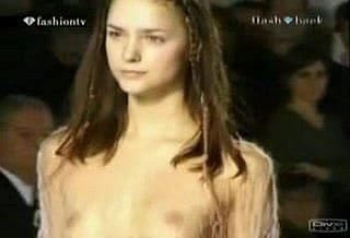 Oops - Pakaian Dalam Runway Show - Lihat Melalui dan bogel - di TV - Penyusunan