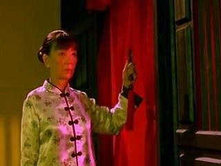 ベトナム映画のシーン - ホワイトシルクドレス