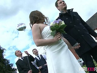 el novio cornudo disfruta viendo cómo tio folla a su esposa futura Stacey Saran