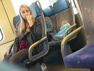 trende Kız büyük çıkıntı şok