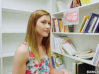 Ruda piękność Alaina Dawson dostaje wiercone na kamery POV