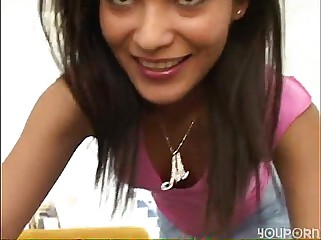 Mari gives an awesome blowjob