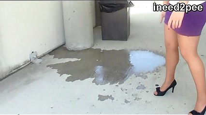 ineed2pee omorashi & pants wetting behind the scenes 31