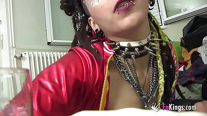 She loves fucking guys while cosplaying Harley Quinn